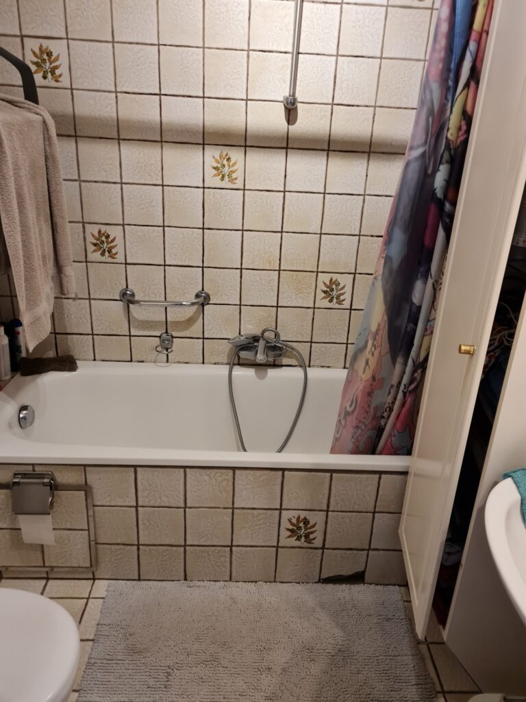 Badkamer voor, tijdens en na 8.01