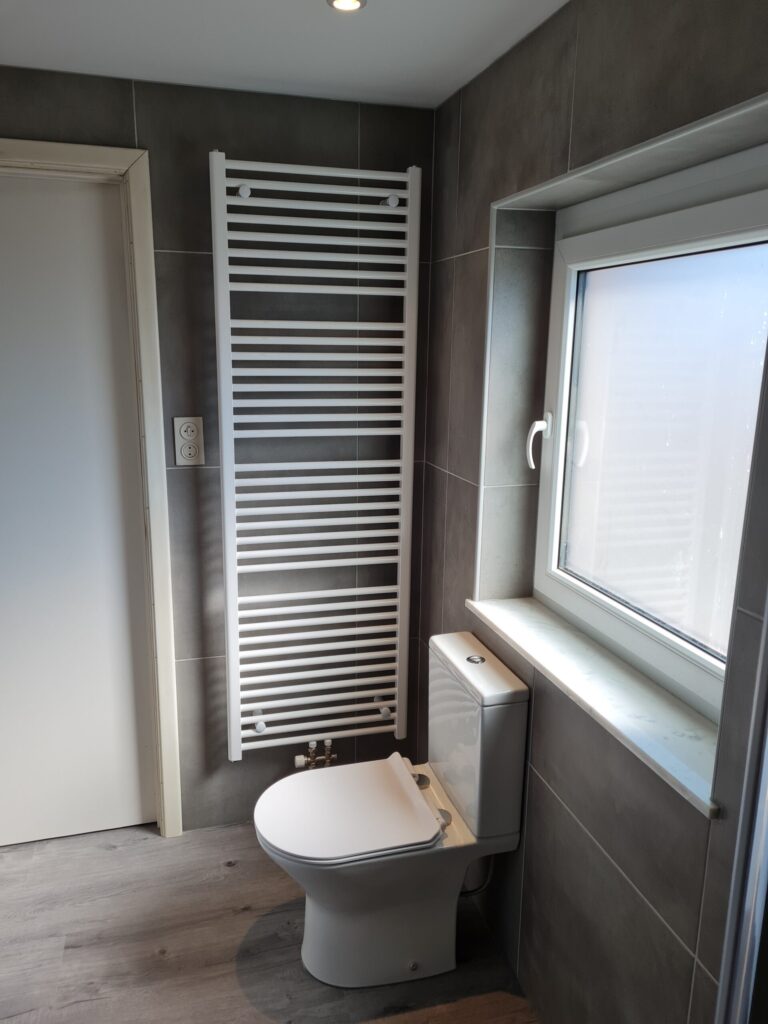 Badkamer voor, tijdens en na 6.06