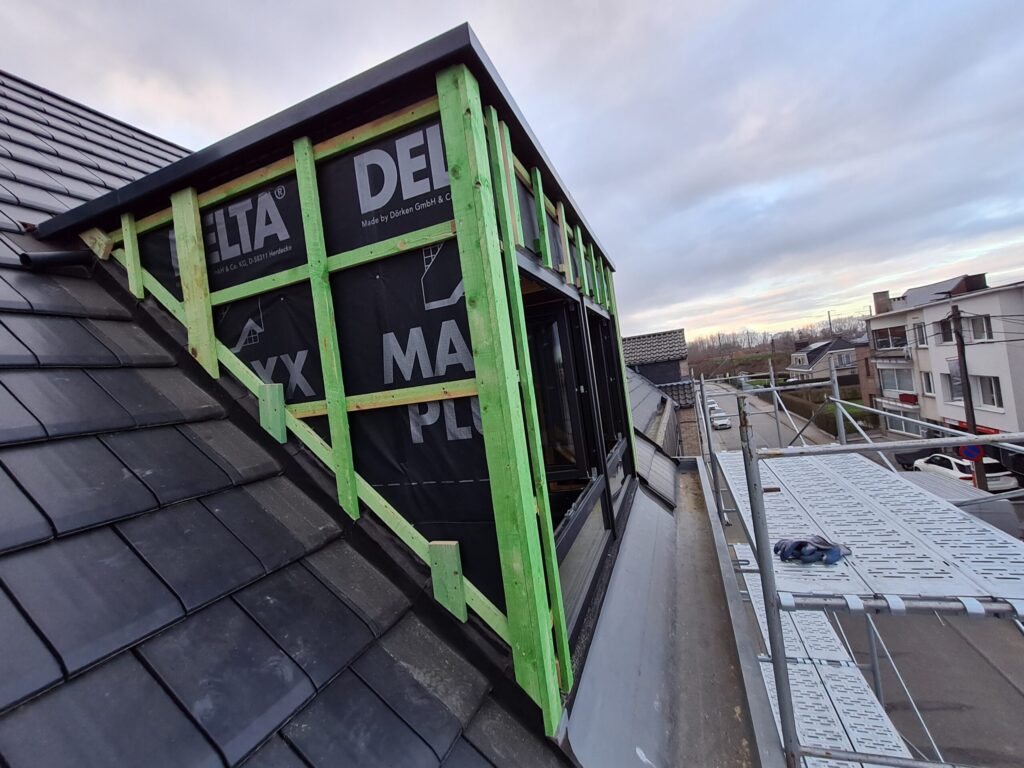 Gevel voor, tijdens en na 2.15