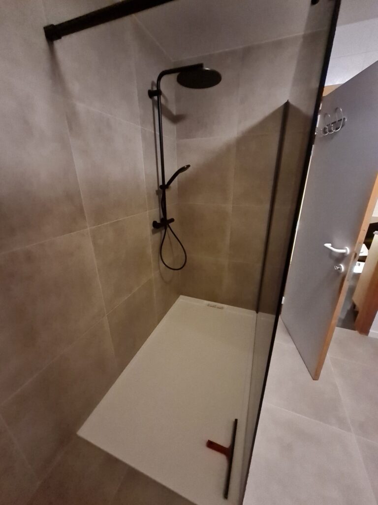 Badkamer voor, tijdens en na 5.07