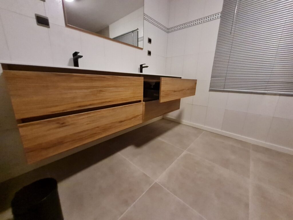 Badkamer voor, tijdens en na 5.12
