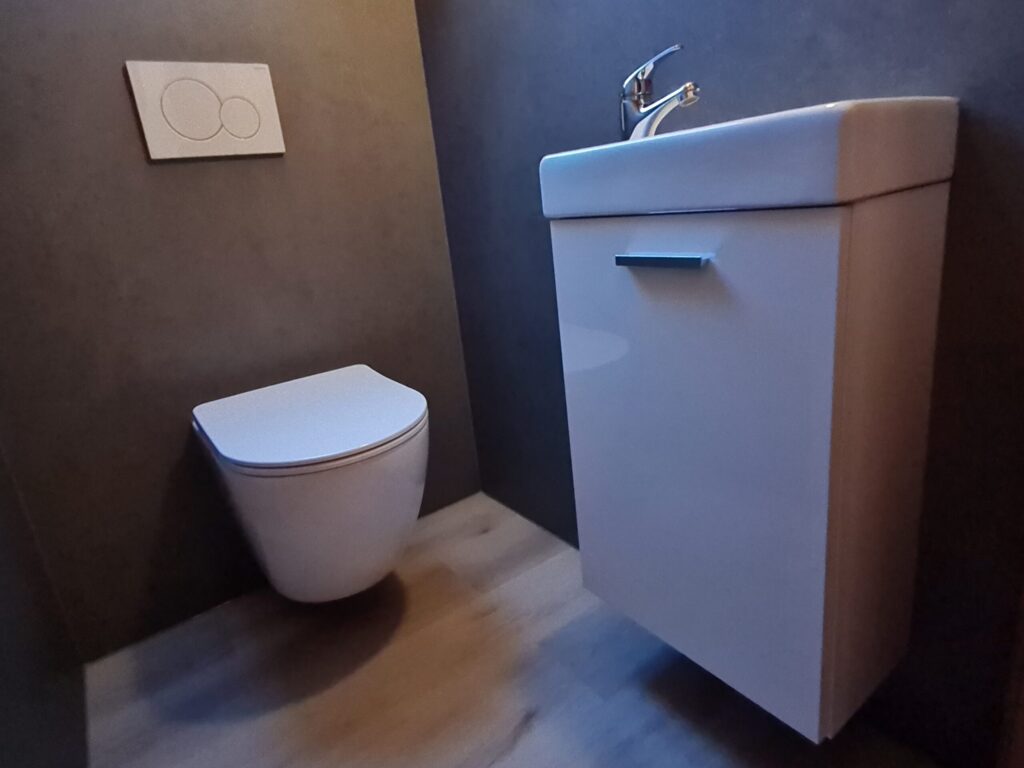 Badkamer voor en na 4.03