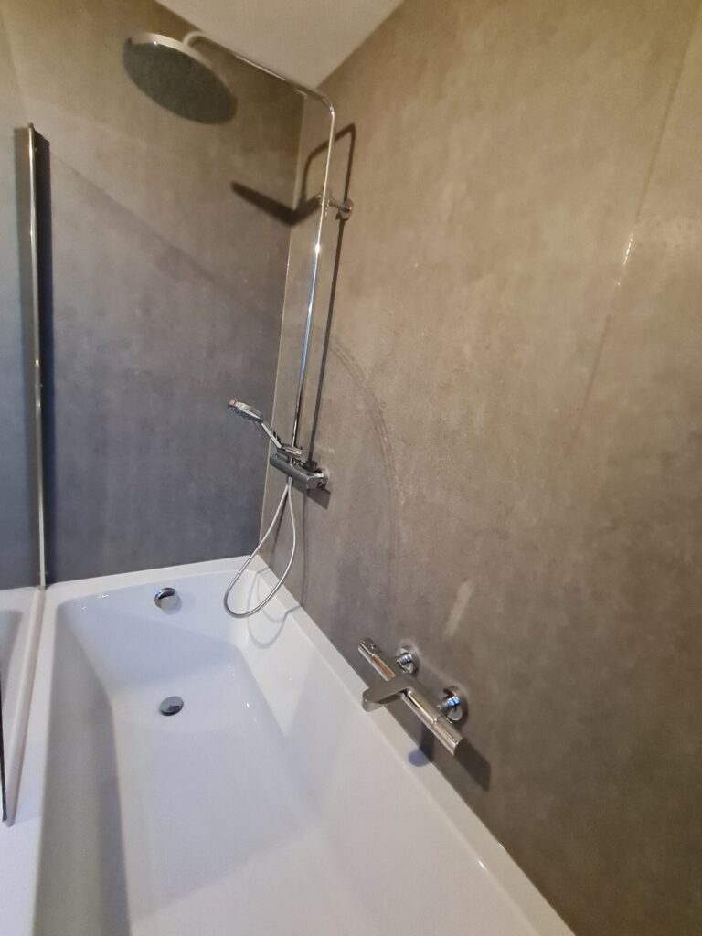 Badkamer voor en na 4.07