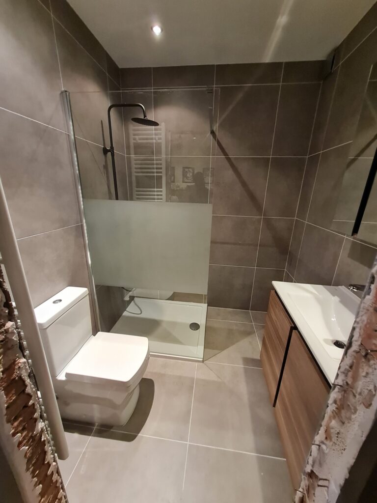 Badkamer voor, tijdens en na 8.07